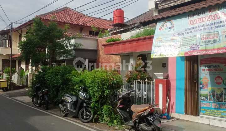 Firm Price Sale House in Cipinang Area, East Jakarta, Plus 1 Kiosk with SHM, AJB Possible, Good Location Near Toll Road 2