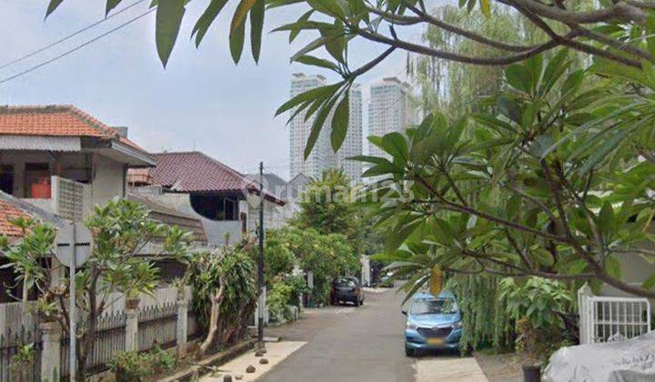 Rumah Lingkungan Asri Dan Tenang Di Jakarta Selatan. 1