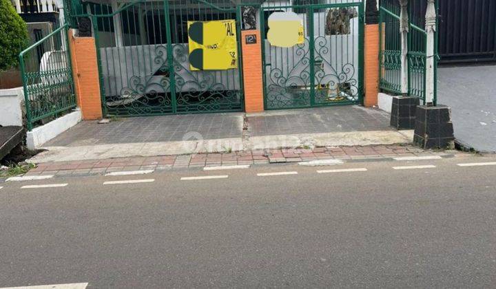 Rumah Area Komersil Lerak Strategis Di Jakarta Pusat. 1