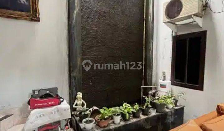 Rumah Letak Strategis Di Komplek Perumahan Di Pesanggrahan.  2