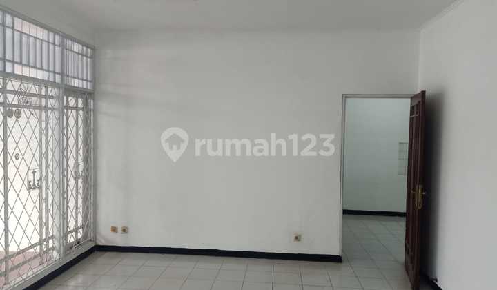 Rumah Asri Nyaman Dalam Komplek Perumahan 2
