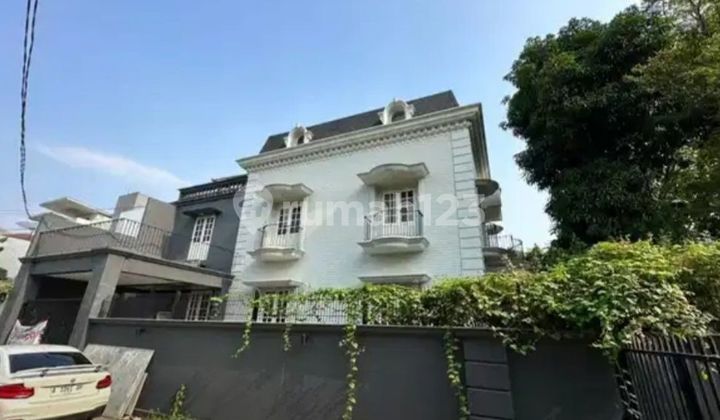 Rumah Baru dengan Design Classic Daerah Pondok Indah. Rumah Baru dengan Design Classic Daerah Pondok Indah.