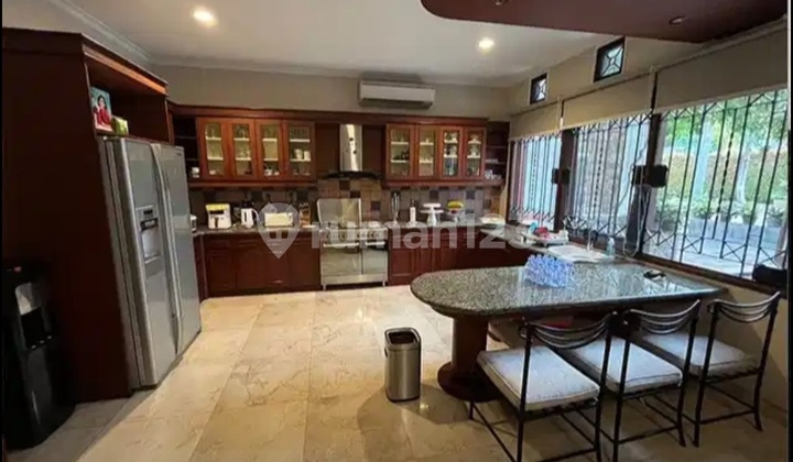 Rumah Mewah Bergaya Modern Tropical 2