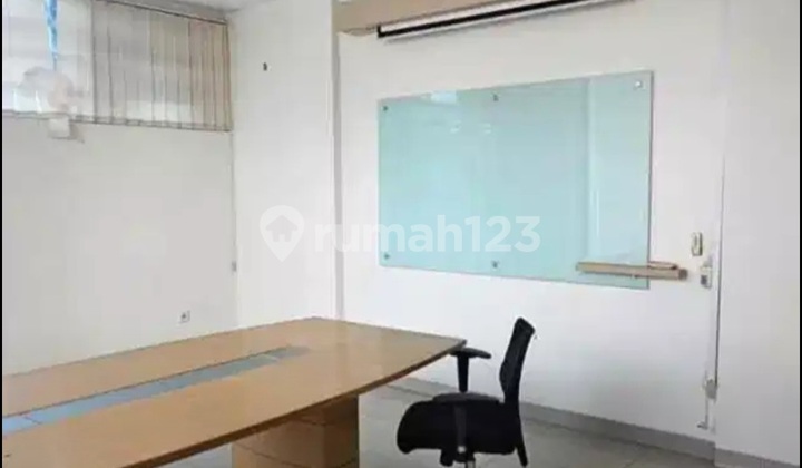 Ruko Eks Kantor Bukopin di Meruya Ilir.