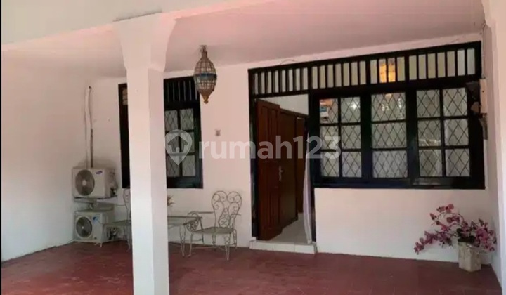 Rumah Letak Strategis di Cilandak. Rumah Letak Strategis di Cilandak.