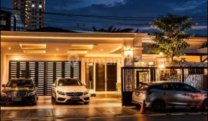 Rumah Mewah Brand New Lokasi Startegis di Cilandak.