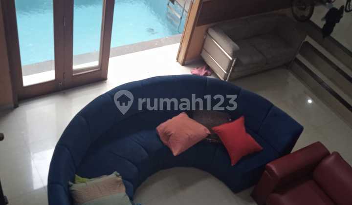 Rumah Letak Strategis di Radio Dalam