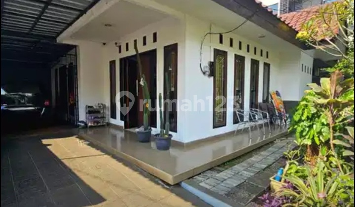 Rumah di Komplek Keuangan Cilandak