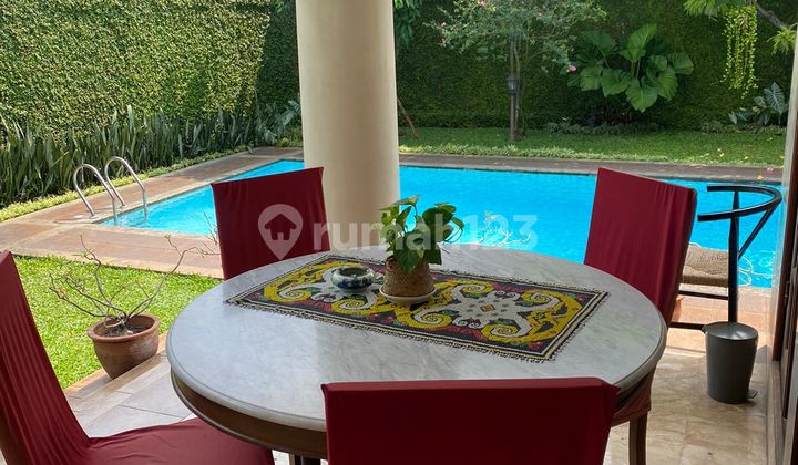 Rumah Asri Nyaman Letak Strategis di Kemang.