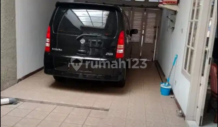 Rumah Letak Strategis Area Gatot Soebroto. 2