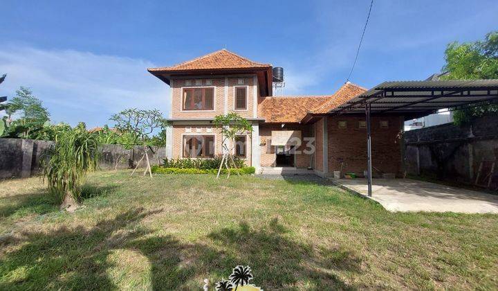 3 Bedrooms 1