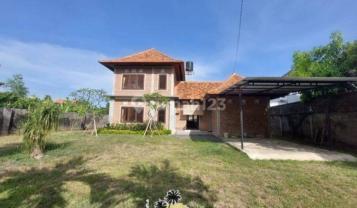 3 Bedrooms 2