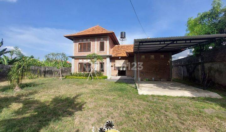 3 Bedrooms 3