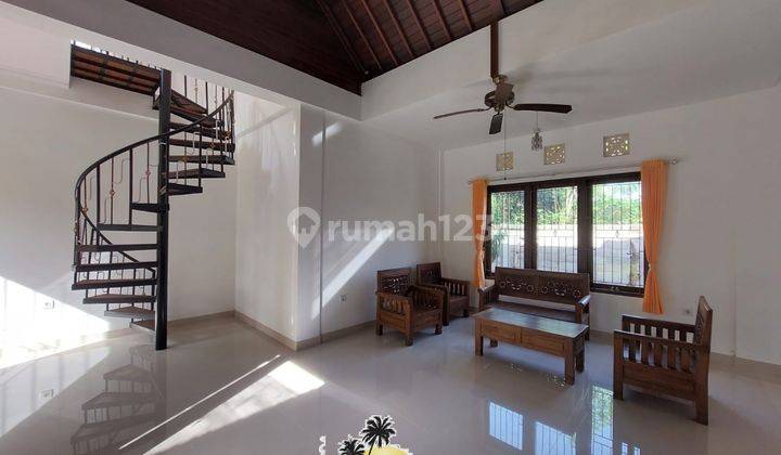 3 Bedrooms 12