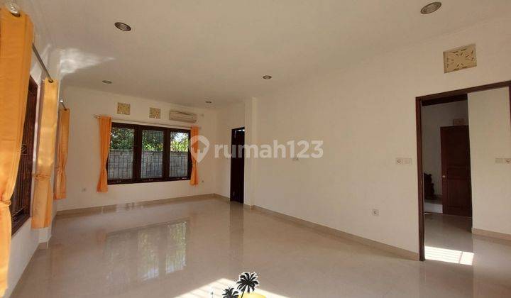 3 Bedrooms 16