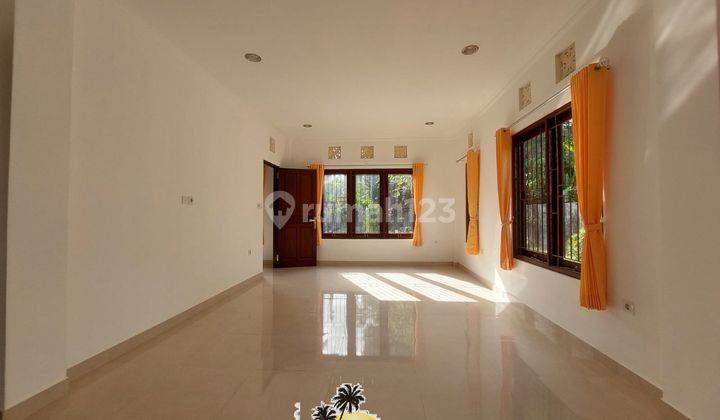 3 Bedrooms 17