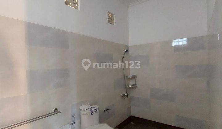 3 Bedrooms 27