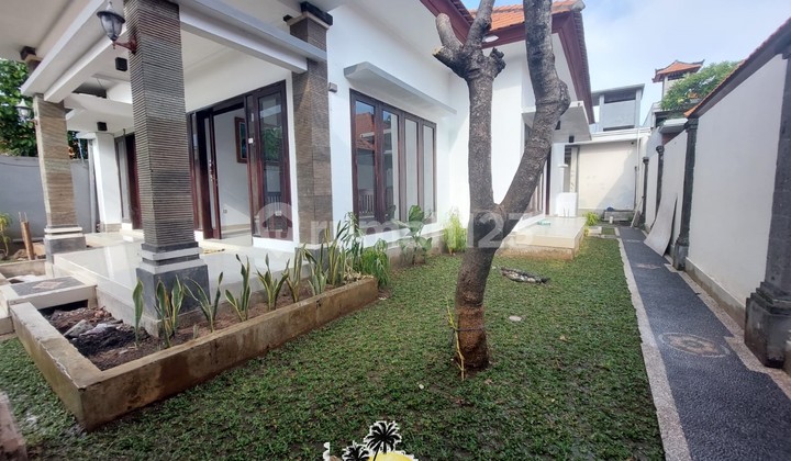 2 Bedrooms House 8