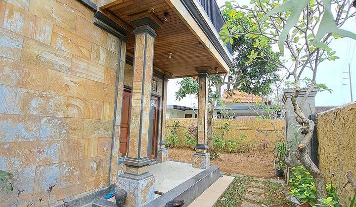 Rumah dengan 2 lantai 5