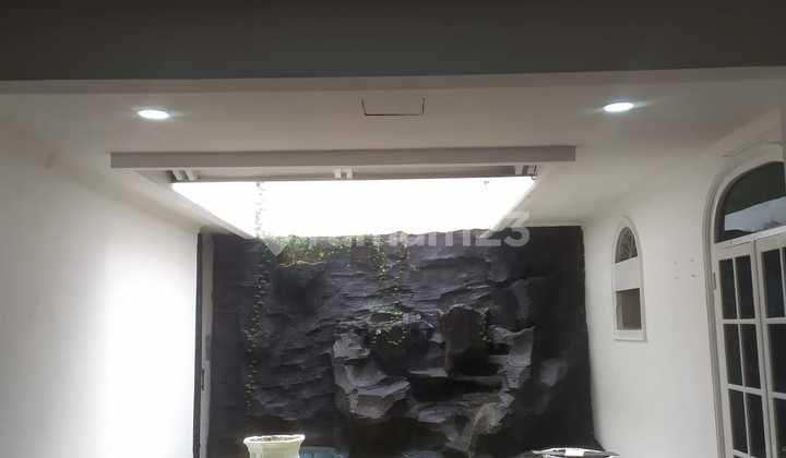 Dijual Rumah Dua Lantai di Petojo Selatan Jakarta Pusat