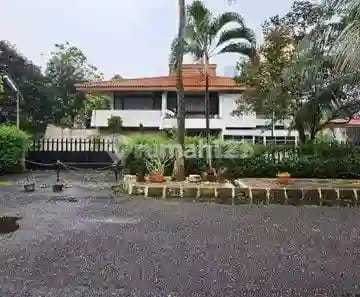 Dijual Rumah Tua di Komplek Widya Chandra Area SCBD Jakarta Selatan