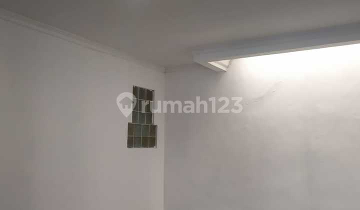Dijual Rumah Dua Lantai di Petojo Selatan Jakarta Pusat 2