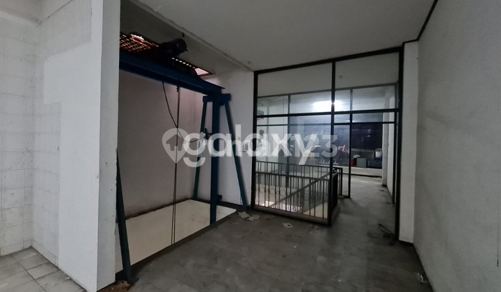 Gemini Shophouse Suitable for All Types of Businesses, Features a Freight Elevator. 2