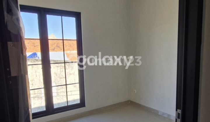 Rumah mewah siap huni di ketintang surabaya Rumah mewah siap huni di ketintang surabaya