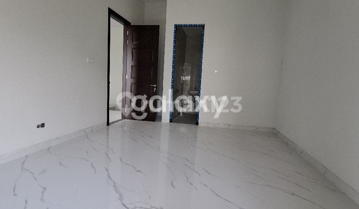 Rumah Mewah Siap Huni di Citraland Utama 1