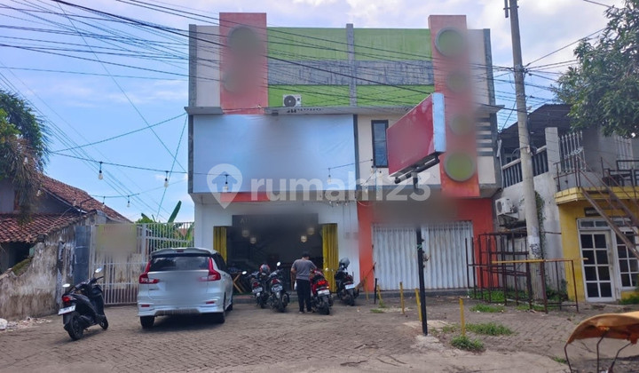For Sale: Boarding House and 2 Shophouses in Kraksaan, Probolinggo 2