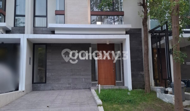 Rumah North West Lake, Citraland Surabaya Barat
