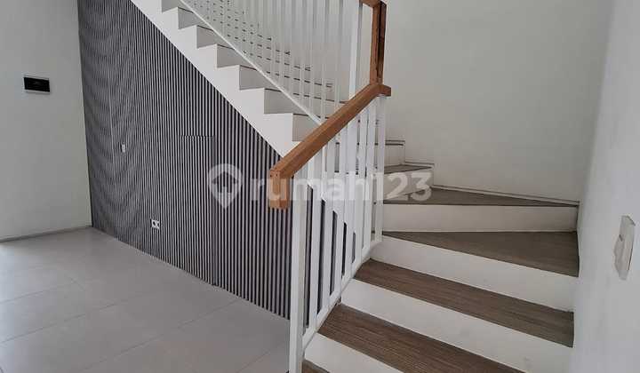 Luxury House In Graha Green Garden West Surabaya