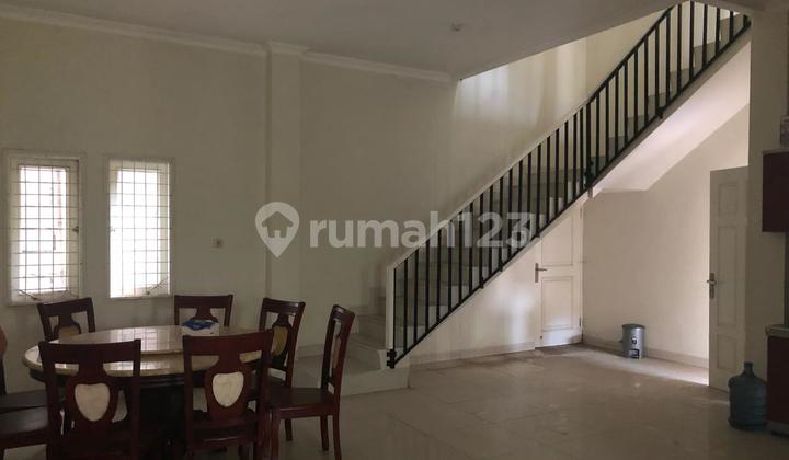 Rumah Hoek Bagus 140M2 di Kartini Kota Siap Huni Rumah Hoek Bagus 140M2 di Kartini Kota Siap Huni