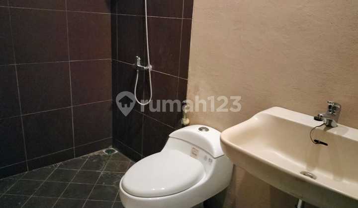 Rumah Dua Lantai Setrasari 4