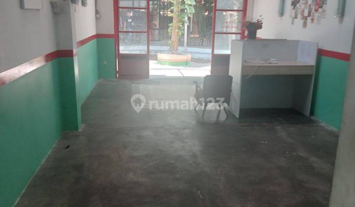 Ruang Usaha Area Foodcourt Sayap Dago 1