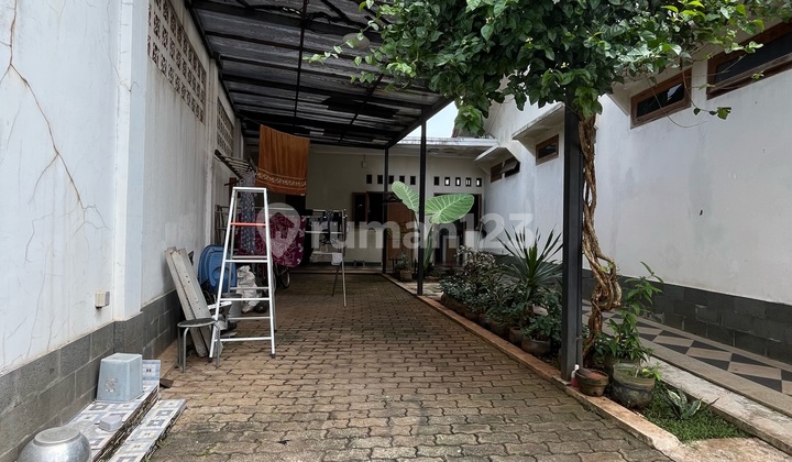 Rumah Hook Halaman Luas Bebas Banjir Dekat Ke Bintaro & Stasiun Jurangmangu