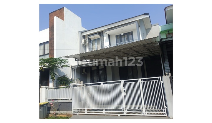 For Sale, Ready-to-Occupy Home, Strategic Location in Nusa Loka BSD, Flood-Free. 1