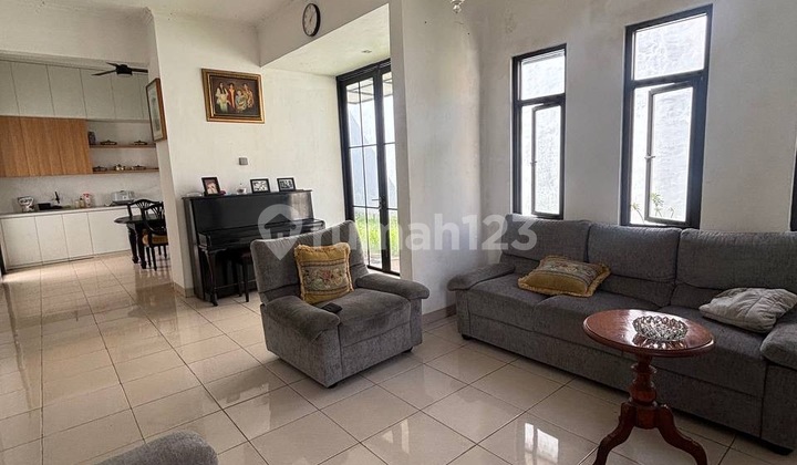 Rumah Halaman Luas Siap Huni Lokasi Strategis Cirendeu Dekat ke MRT 2