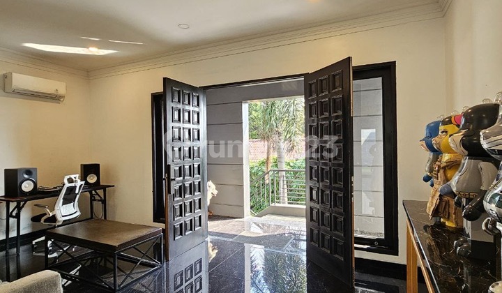 Dijual Rumah 3 Lantai Kontemporer Siap Huni Cilandak 2