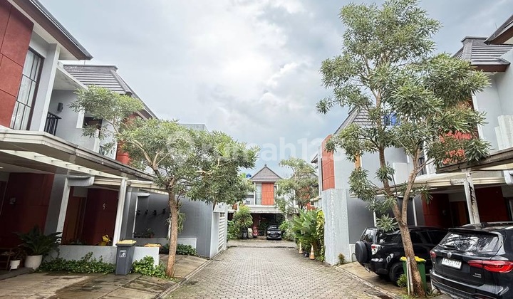 House in a Cluster in Cirendeu, Strategic Location Near MRT, Flood-Free, Ready to Occupy 2