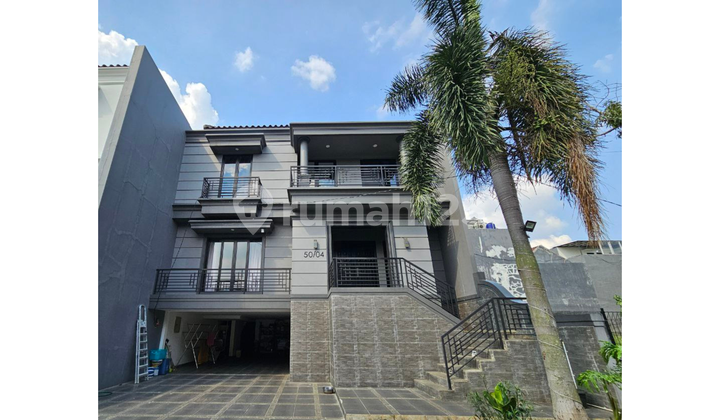 Dijual Rumah 3 Lantai Kontemporer Siap Huni Cilandak Dijual Rumah 3 Lantai Kontemporer Siap Huni Cilandak