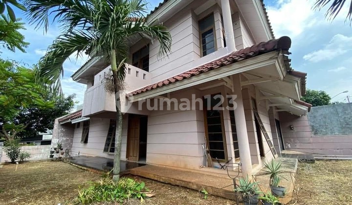 Hook House Wide Yard Strategic Location Puri Cinere Potential Residence Ready to Occupy Flood-Free