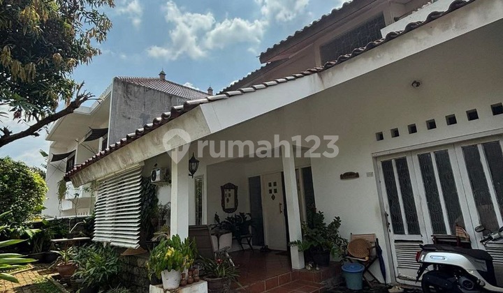 Aesthetic and Comfortable House, Prime Location in Cinere, Easy Access to Toll Gate, Close to Everywhere.