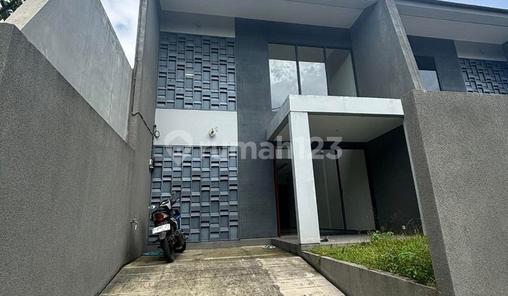 Rumah Baru Siap Huni Lokasi Strategis Megapolitan Cinere Dekat Pintu Tol