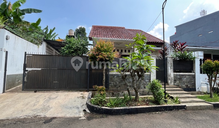 Rumah Hook Halaman Luas Bebas Banjir Dekat Ke Bintaro & Stasiun Jurangmangu