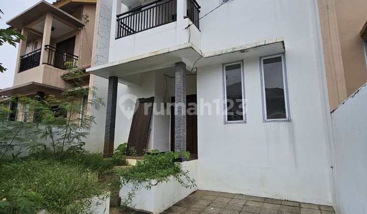Minimalist 2-Story Ready-to-Occupy House in Cinere, Strategic Location Near MRT 2