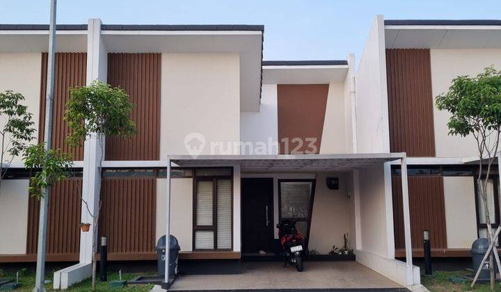 Disewakan Rumah Cantik di Kawasan Elit Harga Murah Furnished 1