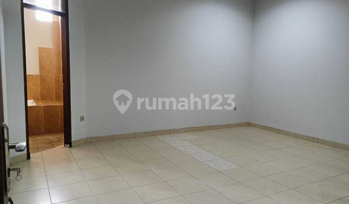 Sewa Rumah Bagus Siap Huni di Antapani 2