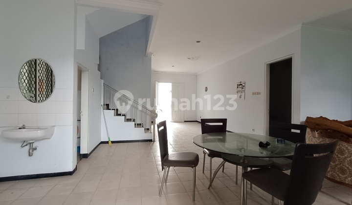 Rumah Terawat Sudah Renovasi Semi Perabot Di Darmo Permai 2