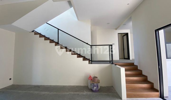 Minimalist Design New 2.5-Story House in Pakuwon City Near Club House 2